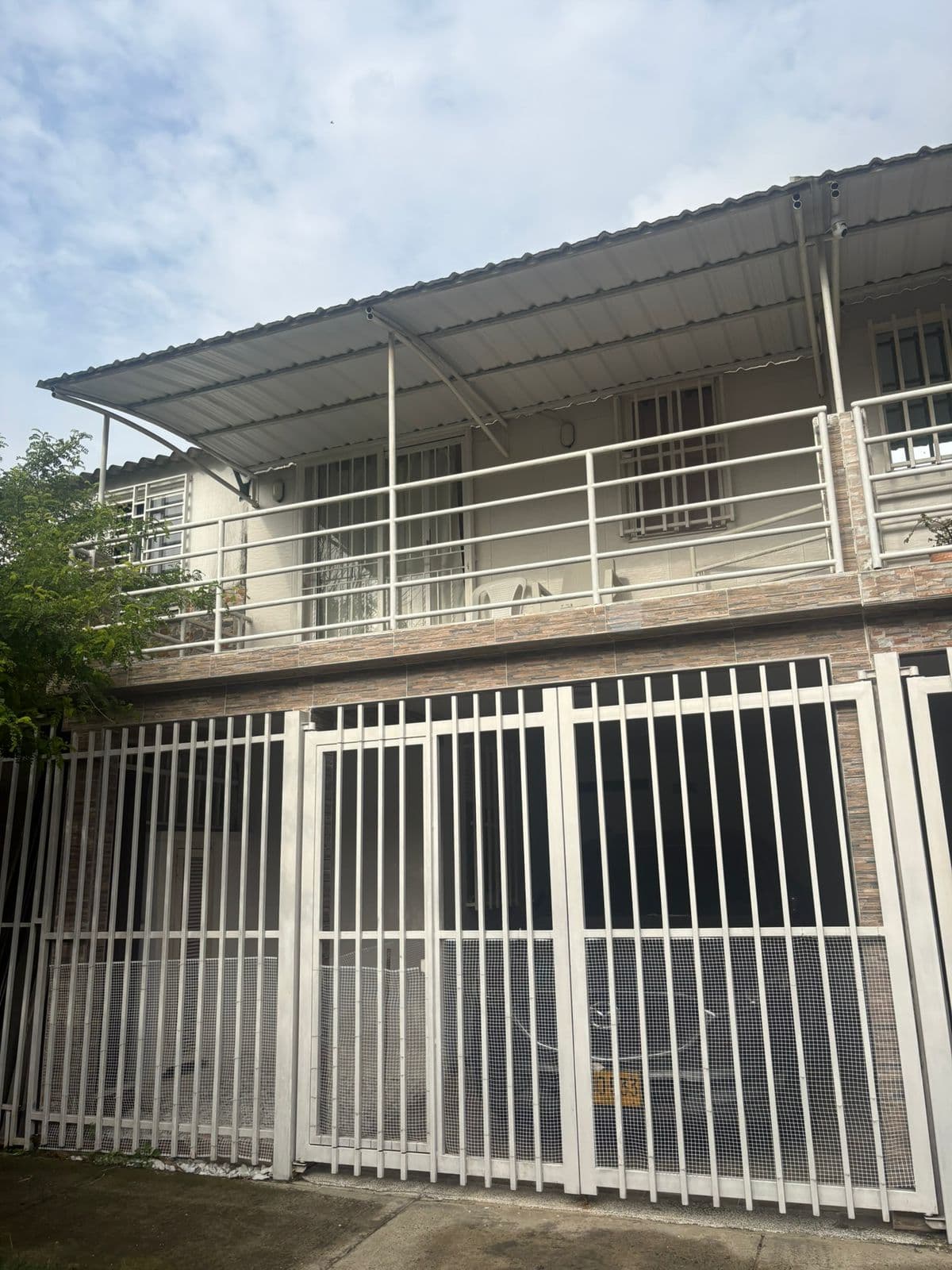 Casa de 3 Pisos en La Alborada – Jamundí — foto principal